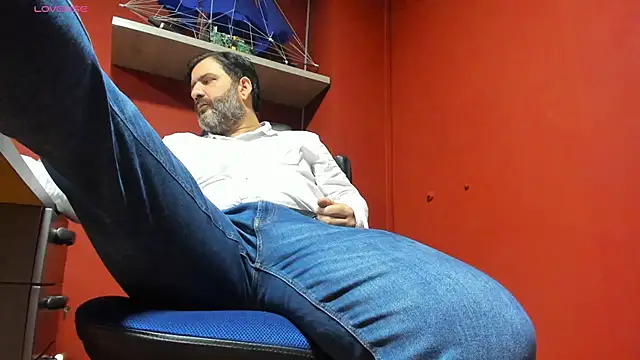 Maxi TheBigDaddy online show from March 21, 2025, 1:01 pm