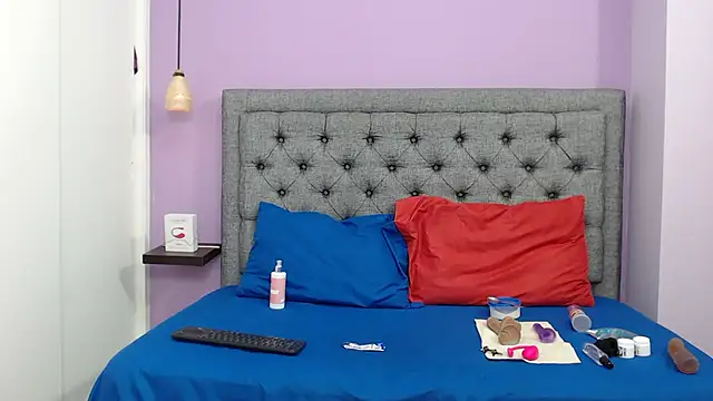 Snapshot of LilaSuni chatting on December 5, 2024, 2:22 pm LilaSuni online show from December 5, 2024, 2:22 pm