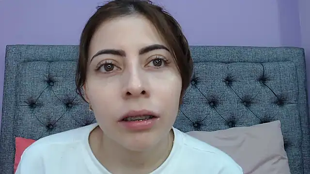 Snapshot of LilaSuni chatting on December 26, 2024, 3:42 pm LilaSuni online show from December 26, 2024, 3:42 pm