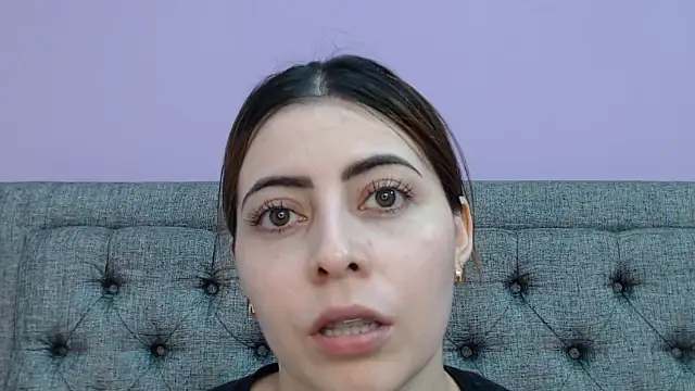 Snapshot of LilaSuni chatting on October 22, 2025, 6:18 pm LilaSuni online show from October 22, 2025, 6:18 pm