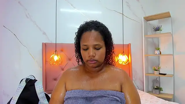 Snapshot of Belle_Brunette chatting on October 11, 2025, 9:46 pm Belle Brunette online show from October 11, 2025, 9:46 pm