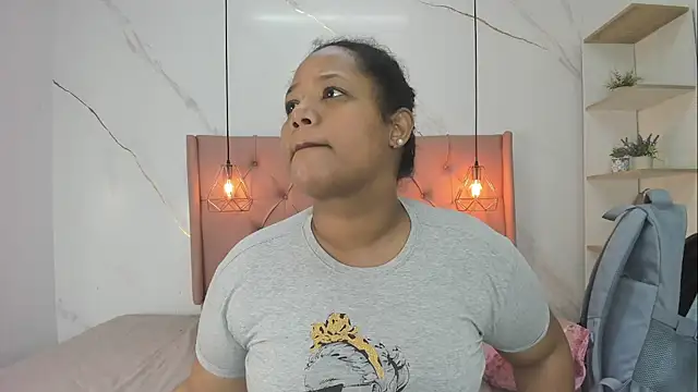 Snapshot of Belle_Brunette chatting on July 7, 2026, 11:58 am Belle Brunette online show from July 7, 2026, 11:58 am
