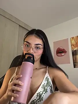 Cat2525 online show from April 11, 2026, 7:51 pm