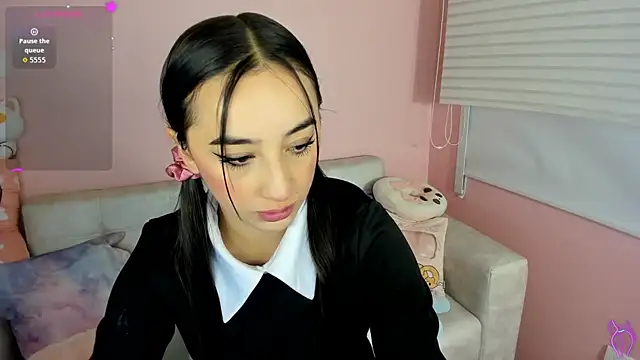 Snapshot of tinysara chatting on February 8, 2026, 4:10 pm tinysara online show from February 8, 2026, 4:10 pm