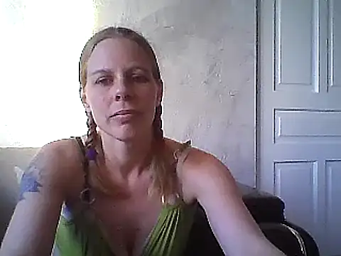 WildScorpio86 online show from March 2, 2025, 2:43 pm