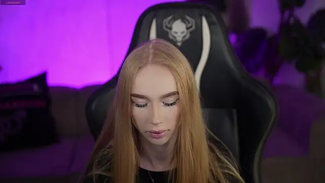 Snapshot of Amelia_Blaze chatting on September 18, 2025, 7:21 am Amelia Blaze online show from September 18, 2025, 7:21 am