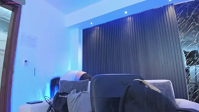 Snapshot of charlottewhitte chatting on February 19, 2025, 11:17 am charlottewhitte online show from February 19, 2025, 11:17 am