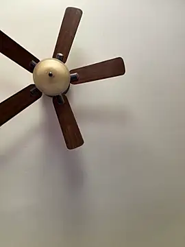 QueenNuttCollector online show from April 10, 2026, 5:50 pm