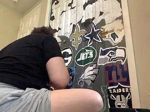 QueenNuttCollector online show from May 13, 2026, 8:49 pm