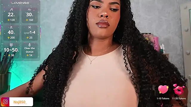 HOTBLACKANDWHITE2 online show from March 9, 2026, 2:37 am