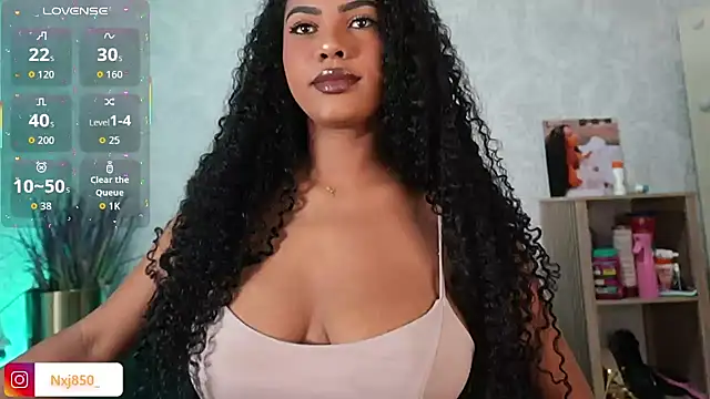 HOTBLACKANDWHITE2 online show from March 31, 2026, 9:32 am