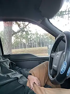 Snapshot of Themechanic420 chatting on February 26, 2025, 12:47 pm Themechanic420 online show from February 26, 2025, 12:47 pm