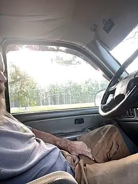 Snapshot of Themechanic420 chatting on October 1, 2025, 1:39 pm Themechanic420 online show from October 1, 2025, 1:39 pm