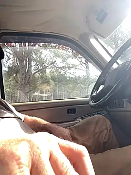 Snapshot of Themechanic420 chatting on November 19, 2025, 5:46 pm Themechanic420 online show from November 19, 2025, 5:46 pm