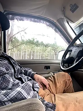 Snapshot of Themechanic420 chatting on December 17, 2025, 5:41 pm Themechanic420 online show from December 17, 2025, 5:41 pm