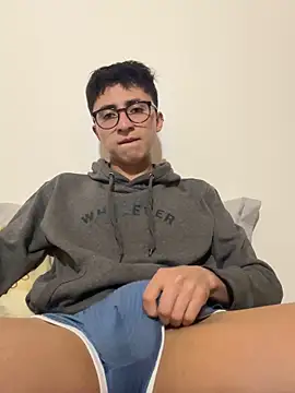 CamiRojas boy online show from October 10, 2025, 4:11 am