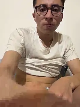 CamiRojas boy online show from April 14, 2026, 2:50 am