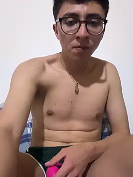 Snapshot of CamiRojas_boy chatting on April 27, 2026, 2:42 am CamiRojas boy online show from April 27, 2026, 2:42 am