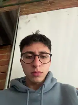Snapshot of CamiRojas_boy chatting on May 7, 2026, 6:46 pm CamiRojas boy online show from May 7, 2026, 6:46 pm