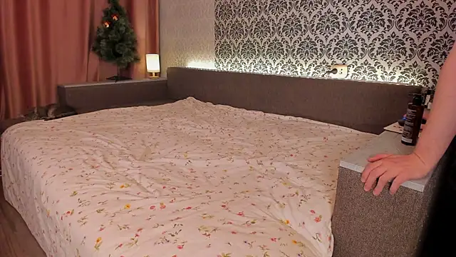 Snapshot of Sweet_p1ays chatting on December 14, 2024, 2:12 am Sweet p1ays online show from December 14, 2024, 2:12 am