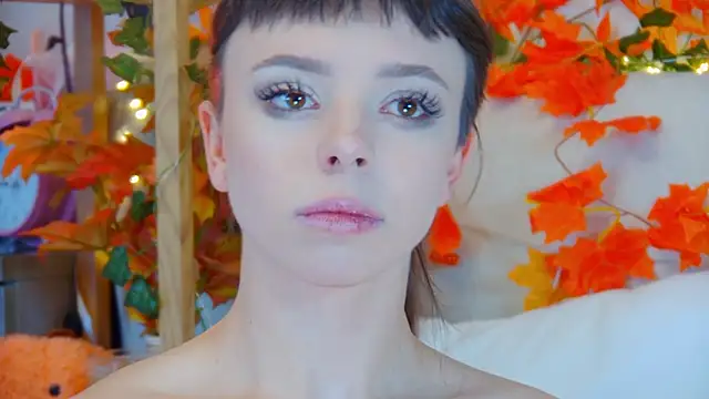 Snapshot of ElisabethDavis chatting on October 16, 2025, 6:09 pm ElisabethDavis online show from October 16, 2025, 6:09 pm