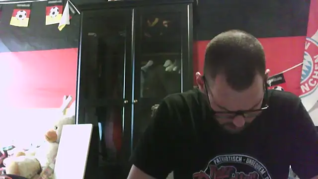 Snapshot of Die-geile-Sau chatting on October 16, 2025, 12:28 pm Die-geile-Sau online show from October 16, 2025, 12:28 pm