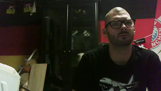 Snapshot of Die-geile-Sau chatting on October 26, 2025, 8:15 pm Die-geile-Sau online show from October 26, 2025, 8:15 pm