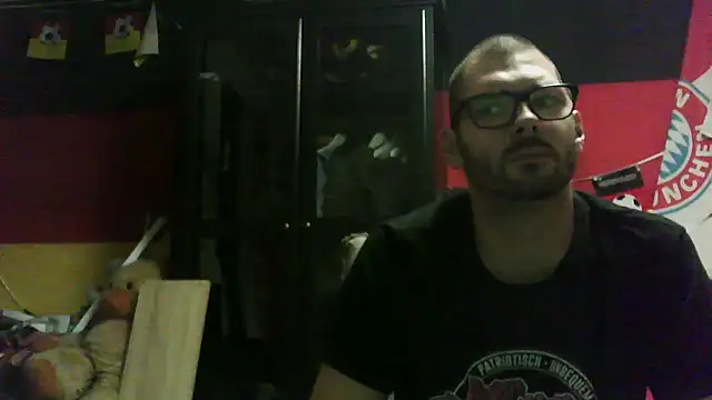 Snapshot of Die-geile-Sau chatting on November 3, 2025, 7:48 pm Die-geile-Sau online show from November 3, 2025, 7:48 pm