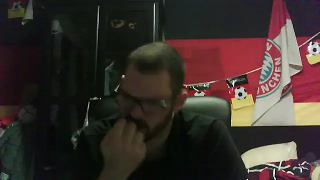 Snapshot of Die-geile-Sau chatting on November 12, 2025, 9:36 pm Die-geile-Sau online show from November 12, 2025, 9:36 pm