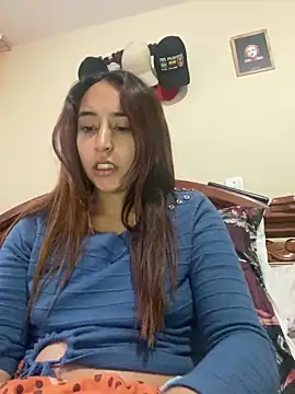 Snapshot of Vaiolet_a chatting on December 20, 2024, 10:32 pm Vaiolet a online show from December 20, 2024, 10:32 pm