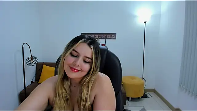 camiilaa1 online show from February 14, 2025, 12:09 am