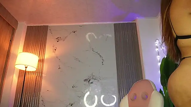 Vanesa novvoa online show from October 28, 2025, 5:04 pm