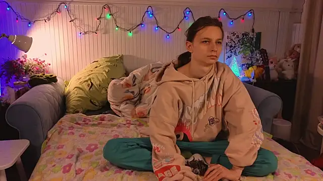 Snapshot of Frank_Fraer chatting on November 14, 2025, 6:50 pm Frank Fraer online show from November 14, 2025, 6:50 pm