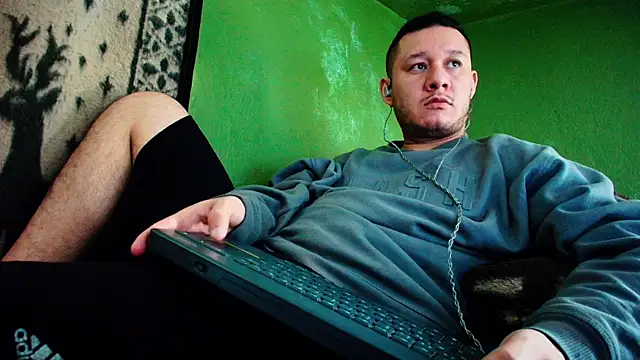 Snapshot of sweet_cock28 chatting on December 3, 2024, 4:06 pm sweet cock28 online show from December 3, 2024, 4:06 pm