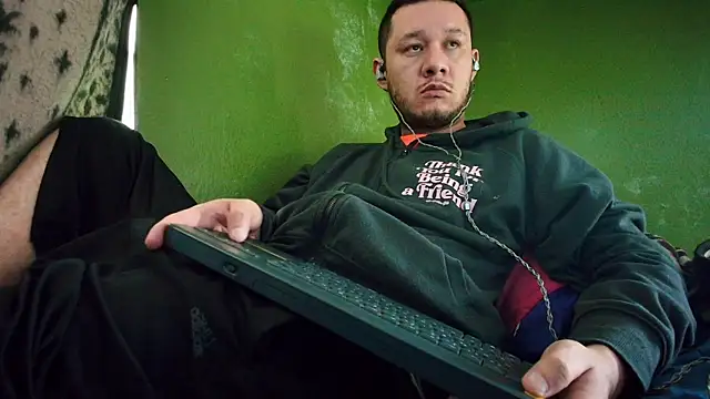 Snapshot of sweet_cock28 chatting on December 15, 2024, 3:20 pm sweet cock28 online show from December 15, 2024, 3:20 pm
