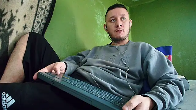 Snapshot of sweet_cock28 chatting on December 19, 2024, 4:24 pm sweet cock28 online show from December 19, 2024, 4:24 pm