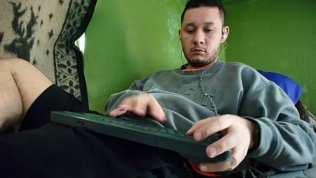 Snapshot of sweet_cock28 chatting on January 2, 2025, 4:13 pm sweet cock28 online show from January 2, 2025, 4:13 pm