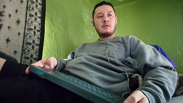Snapshot of sweet_cock28 chatting on January 3, 2025, 4:06 pm sweet cock28 online show from January 3, 2025, 4:06 pm