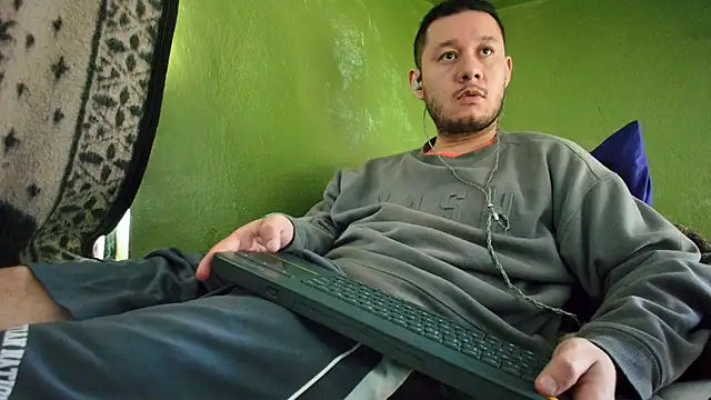Snapshot of sweet_cock28 chatting on January 4, 2025, 4:11 pm sweet cock28 online show from January 4, 2025, 4:11 pm
