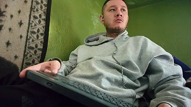 Snapshot of sweet_cock28 chatting on January 24, 2025, 3:55 pm sweet cock28 online show from January 24, 2025, 3:55 pm