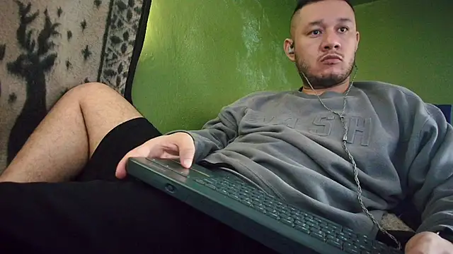 Snapshot of sweet_cock28 chatting on February 8, 2025, 3:42 pm sweet cock28 online show from February 8, 2025, 3:42 pm