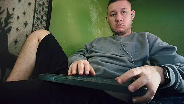 Snapshot of sweet_cock28 chatting on February 10, 2025, 3:53 pm sweet cock28 online show from February 10, 2025, 3:53 pm