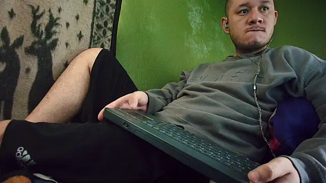 Snapshot of sweet_cock28 chatting on February 12, 2025, 3:27 pm sweet cock28 online show from February 12, 2025, 3:27 pm