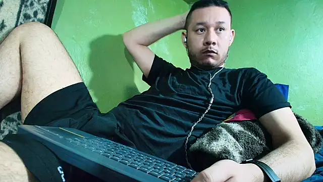 Snapshot of sweet_cock28 chatting on February 13, 2025, 6:38 pm sweet cock28 online show from February 13, 2025, 6:38 pm