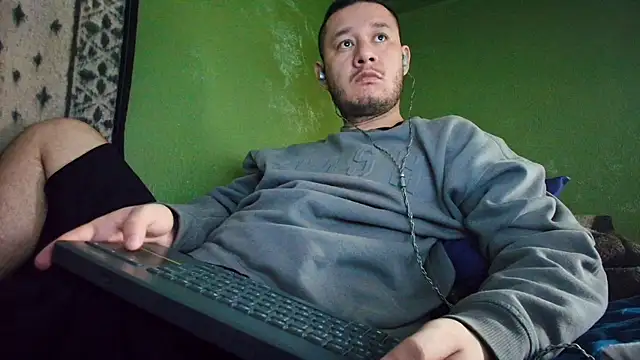 Snapshot of sweet_cock28 chatting on February 16, 2025, 2:32 pm sweet cock28 online show from February 16, 2025, 2:32 pm