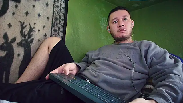 Snapshot of sweet_cock28 chatting on February 21, 2025, 3:43 pm sweet cock28 online show from February 21, 2025, 3:43 pm