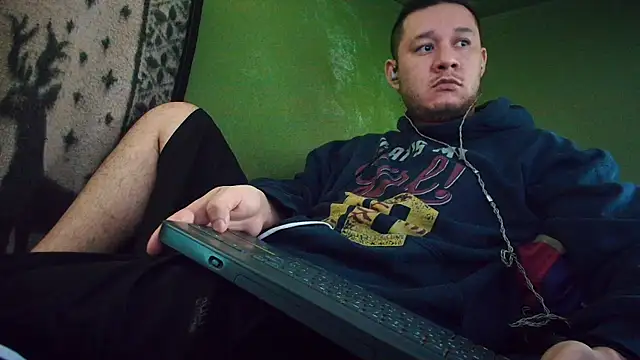 Snapshot of sweet_cock28 chatting on February 24, 2025, 3:31 pm sweet cock28 online show from February 24, 2025, 3:31 pm