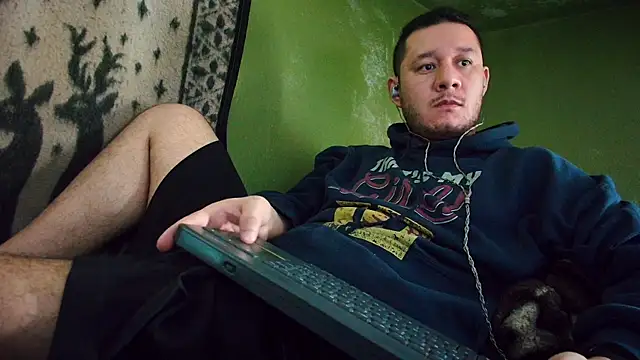 Snapshot of sweet_cock28 chatting on February 27, 2025, 3:37 pm sweet cock28 online show from February 27, 2025, 3:37 pm
