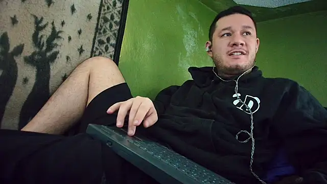 Snapshot of sweet_cock28 chatting on March 4, 2025, 3:26 pm sweet cock28 online show from March 4, 2025, 3:26 pm