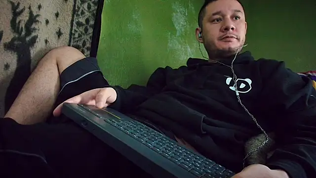 Snapshot of sweet_cock28 chatting on March 18, 2025, 3:42 pm sweet cock28 online show from March 18, 2025, 3:42 pm
